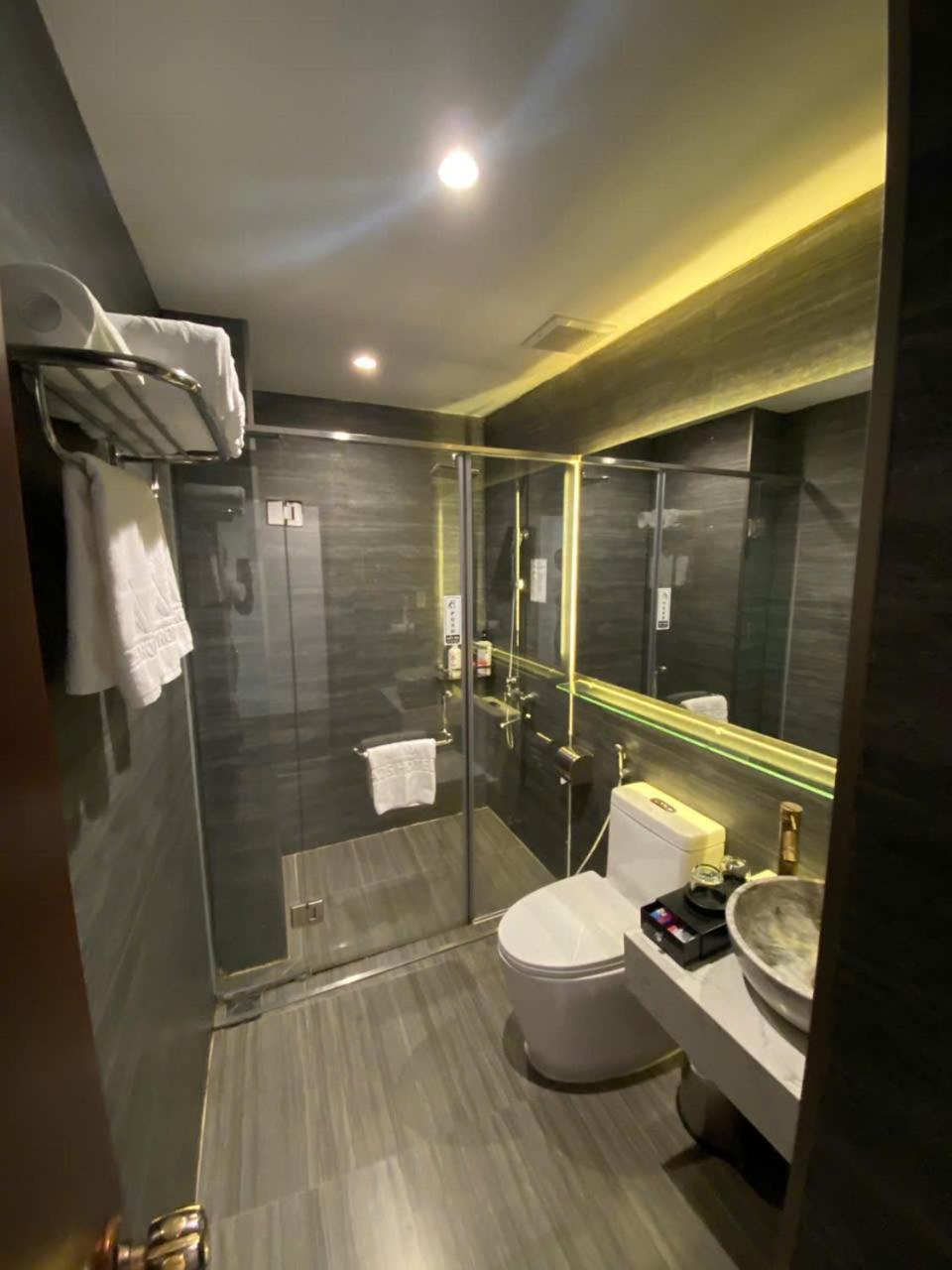 A25 Hotel - 14 Ho Huan Nghiep Thành Pho Ho Chí Minh Esterno foto